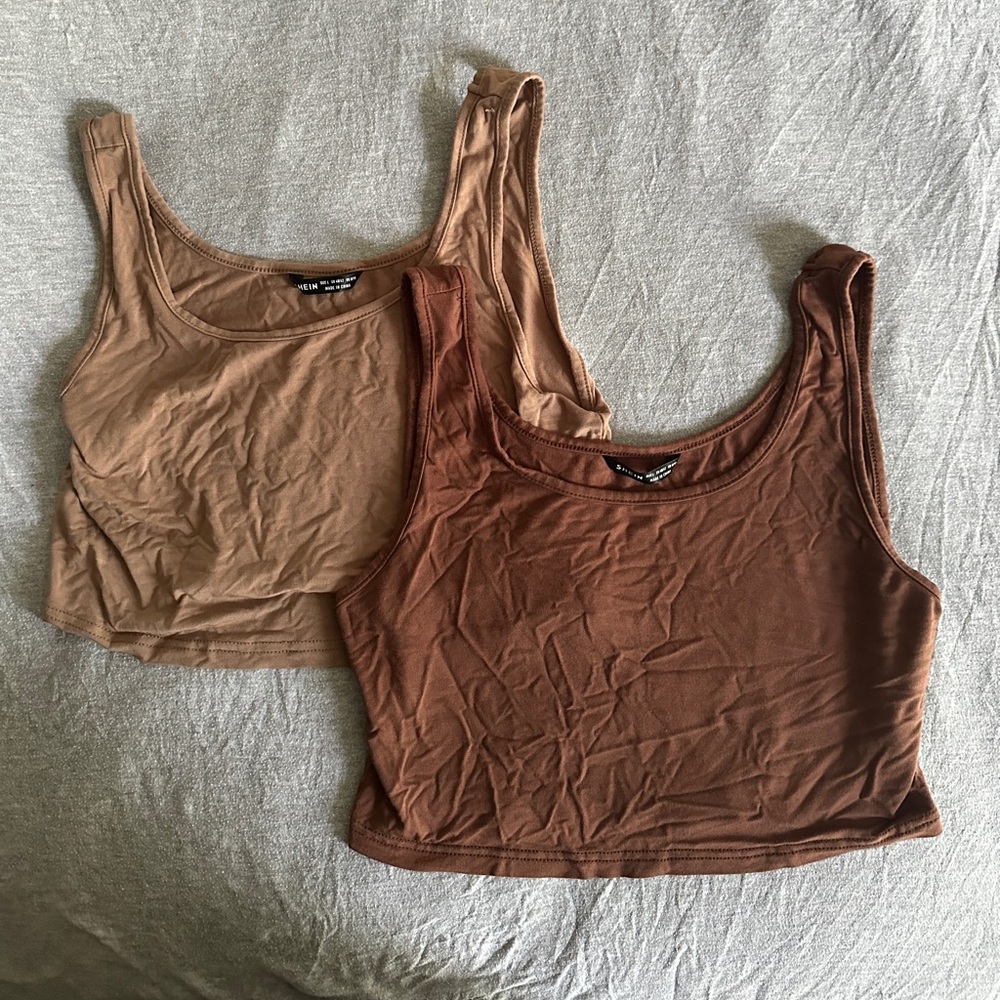 Set of 2 Cropped Tank Tops